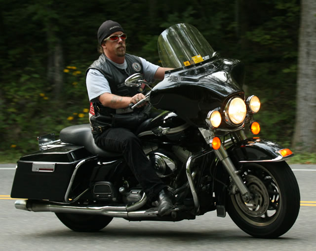 FastFred Ruddock riding lidless through the Dragon on US129 